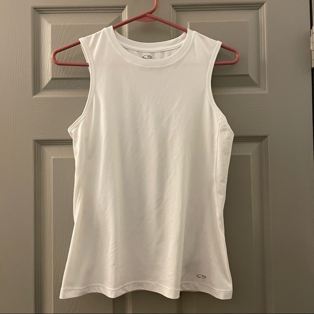 SLEEVELESS WHITE CHAMPION WORKOUT TOP